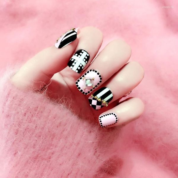 Uñas postizas 24 unids/set elegante falso negro blanco raya mezcla de colores Chic corto con perla diamantes de imitación puntas acrílicas cuadradas Prud22