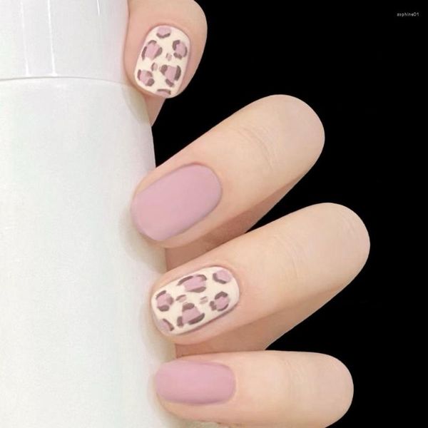 Uñas postizas 24 unids / set Cabeza redonda corta con luz falsa Rosa Lindo Estampado de leopardo Acrílico Prensa para niñas Japón Stick-on Nail