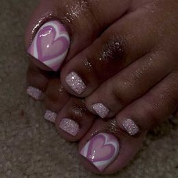 Upas falsas 24 piezas de uñas falsas brillantes con diseño de corazón de corazón Presiona de verano en las uñas de la moda Manicura Falsa Patch T240507