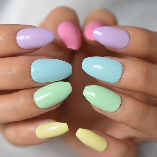 Uñas postizas, 24 Uds., ataúd falso corto, bailarina, diseño liso, prensa en Gel, puntas de uñas acrílicas de colores para mujeres y niñas