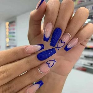 Valse nagels 24-stks eenvoudige blauwe Franse nepnagels met diamant liefdespatroonontwerp valse nagels druk op mid-lengte ballet full cover nagel tips t240507
