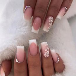 Valse nagels 24-stks eenvoudig Frans met bloem ontwerpen gradiënt witte middenlengte vierkante square pers op kist volle cover nagels tips