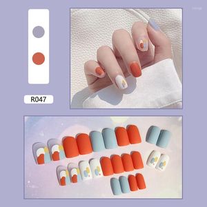 Valse nagels 24 -stks massieve kleur nagelpatch zoete stijl lijm type verwijderbare korte paragraaf manicure bespaar tijd mh88