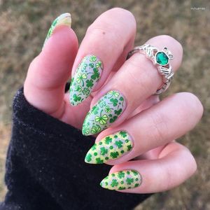 Faux Ongles 24Pcs St. Patrick's Day French Tip Press On Short Square Fake Green Shamrocks Design Nail Glossy Acrylic