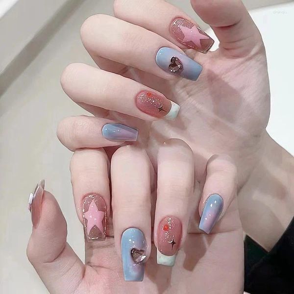 Falsas Nails 24 unids Degradado rosa desnudo usable con pegamento Prensa francesa en Pearl Glitter Cubierta completa Diseños artificiales