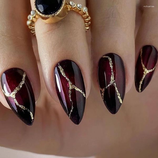 Falsas Nails 24 unids Y2K Cool Nail Tips Ins Gold Foil Retro Red Fake Manicura Set Parche de almendras para niñas Mujeres usable