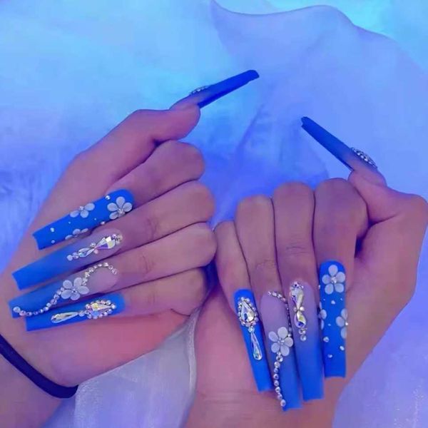 Uñas falsas 24ps ballet súper largo uñas portátiles negras azules de diamantes pequeñas prensa de flores en pegatinas de uñas terminadas