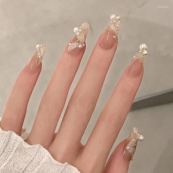 Les faux ongles sont sains et sûrs. Les femmes enceintes peuvent utiliser l'amélioration des ongles avec du diamant Pure Girls Show White Ice