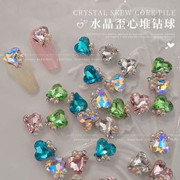 Uñas postizas corazón torcido cristal Nail Art aleación punto inferior alta calidad K9 piedra de cristal uña DIY con accesorios de perlas 230609