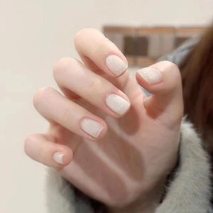 Valse nagels Leuke melkwitte korte ronde afneembare druk op nageltips Nep vingernagel Manicure make-up