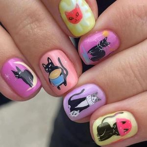 Valse nagels Franse afneembare schattige kat cartoon korte ronde ronde nep kleurrijke volledige cover nagel tips voor doe -het -zelf