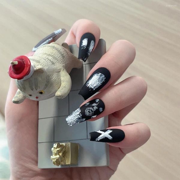 Falsas uñas hechas a mano pintadas a mano flores blancas prensa en uñas adhesivo reutilizable coreano manicura artificial negra para el invierno