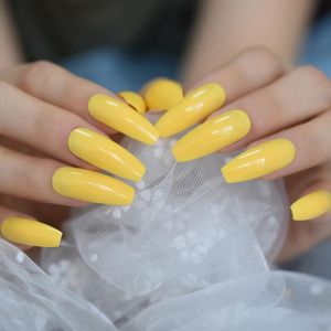 Valse nagels lange glanzende felgeel nep nagel zomer gladde levendige kist eenvoudige tips manicure