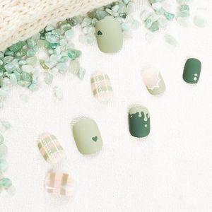 Faux Ongles Matcha Lait Vert Faux Ensemble 24 pcs/ensemble Style Coréen Avec Des Conceptions Nail Accesoires Charmes Professionnel