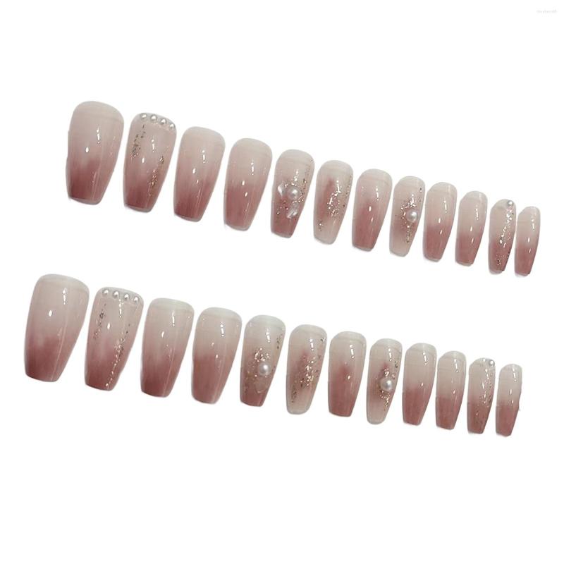 Valse nagels roze gradiënten lange manicure met onschadelijke en gladde rand voor vrouwen meisje nagelsalon