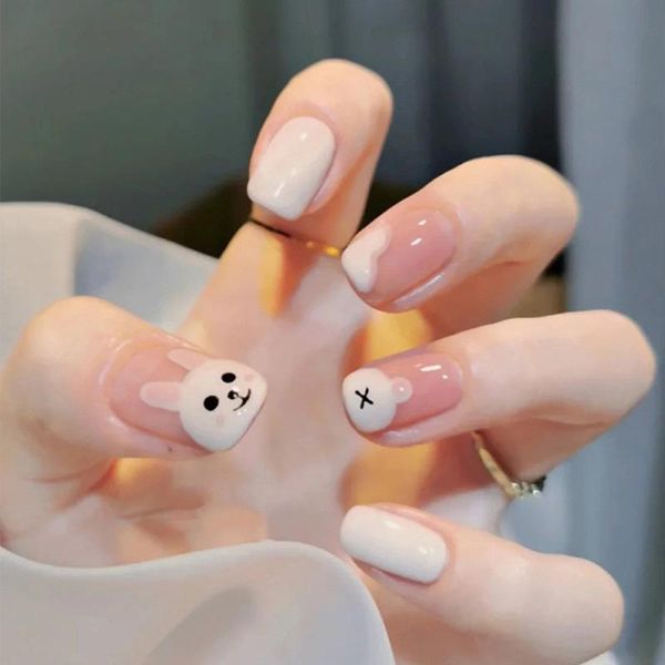 Faux ongles presse courte sur la conception Style doux couverture complète artificielle amovible gagner du temps DIN889False