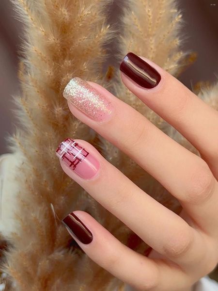 Falsas uñas Película de aceite de uñas suave Pegatinas completas Otoño e invierno Blanqueamiento clásico Duradero Impermeable Celebración del año festivo