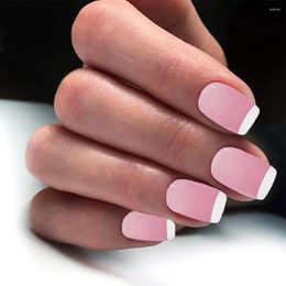 Faux ongles : ils sont disponibles dans une jolie couleur chair et sont parfaits pour toutes les occasions.