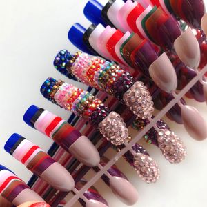 Uñas postizas Venta al por mayor 14 colores Uñas postizas personalizadas Diamantes de imitación completos Lentejuelas Estilete Prensa en uñas postizas Uñas artificiales Arte 24 piezas Consejos 230729