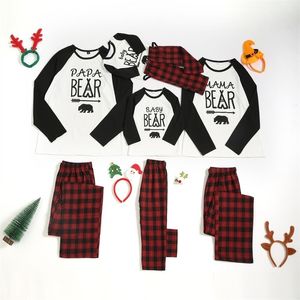 Family Christmas Bear Printing Pak Kleding Kids Mama en Me Kleding Moeder Dochter Vader Baby Matching Outfit 210521