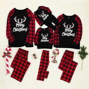 Family Christmas Matching Pyjama Set Xmas Volwassenen Kinderen Baby Pyjama Elk Deer Familie Matching Outfits Family Nachtkleding 211007