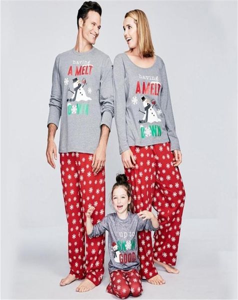 Famille Christmas Pyjamas Santa Snowman Imprimée père fils Mother Daughter Pyjamas Pajamas Set Adult Kids SleepingWear Family Lo4917553