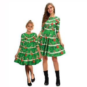2020 Nouvelle famille Vêtements de Noël Mère et fille Robe assortie Robe à manches moyennes Impression Robe de princesse mince européenne et américaine
