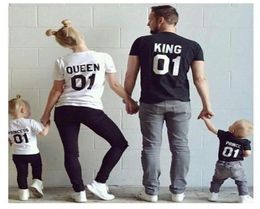 Family King Queen Letter Print T Shirts Moeder en dochter Vader Zoon Kleding Matching Princess Prince9862276