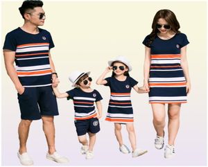 Familie look jurk moeder dochter kleding zomer mode gestreepte t -shirt bijpassende outfits vader zoon baby boy girl kleding y20071250422555