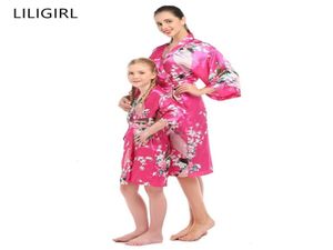 Familie bijpassende kleding Simulatie zijde moeder en dochter nachtkleding gewaad mama en mij pyjama pauwprint Vest nachtkleding Y1575280
