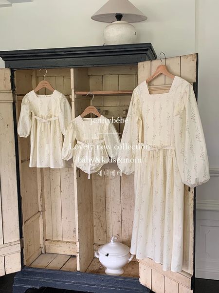 Famille correspondant vêtements été automne robe florale mère fille à manches longues 100% coton femmes bébé fille body 240311