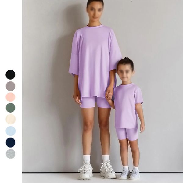 Famille Matching Mother Daughter Summer Fits Solid Cotton Lounge Suit pour les tenues Vêtements Boys Girls Sports Leggings 240418