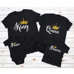 Familie Matching Outfits 1 Fun King Queen Prince Princess Family Matching T-Shirt Golden Crown Print Vader Son Moeder Dochter Shirt Baby Clothing G220519