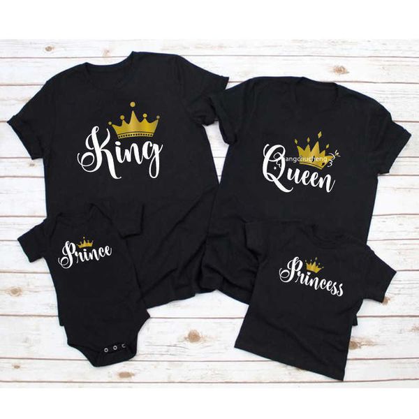 Famille correspondant tenues 1 fun roi reine prince princesse famille correspondant T-shirt couronne dorée imprimer père fils mère fille chemise bébé vêtements G220519