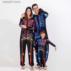 Bijpassende outfits voor gezinnen 2023 Nieuw Halloweenfeest Mama Papa Bijpassende outfits voor kinderen Schedelprint Rits Romper Jumpsuits met capuchon Zacht nachtkleding Family Look Pjs T230921