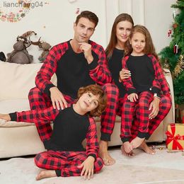 Tenues assorties pour la famille 2024 Pyjama de famille de Noël mignon Noël chaud rouge avec noir Tenues assorties pour la famille Vêtements pour bébé Ensemble de vêtements de détente pour garçon et fille