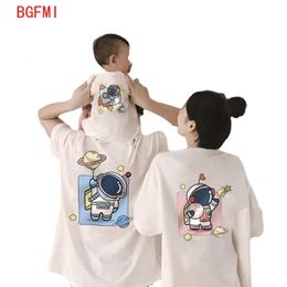 Familie Matching Outfits 212Y Summer Parentchild T -shirts Casual Childrens Clothing Family Matching Outfits Leisure korte mouwt toplook kinderkleding 230309