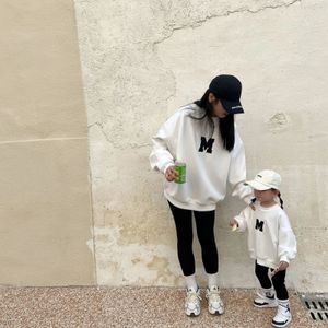 Famille correspondant tenues automne famille Look mère enfants sweats maman et moi mère fille correspondant vêtements maman fils sweats à capuche 240322