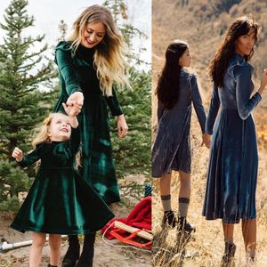 Familie matching outfits herfst moeder dochter matching jurken familie set lange mouw moeder moeder baby mama en ik kleding mode vrouwen meisjes fluwelen jurk 230316