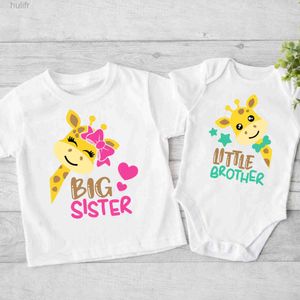 Famille Matching Tenues Big Sister Little Brother Family Matching Vêtements Girafe Imprimez des filles T-shirt Toddler Kidstops Kidstops Courtettes courtes tenues D240507