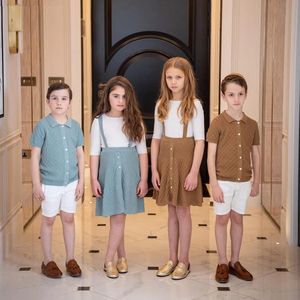 Famille Matching Tenues Brother Soeurs Set Vêtements Summer Boys Filles Tricoted Robe tenue Teenagers Polo Cardigan jupes Baby Short 230512