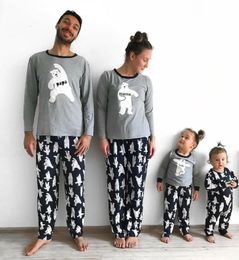 Familie matching outfits cartoon beer pyjama set pjs vader moeder kinderen baby volwassen slaapkleding nachtkleding 220924