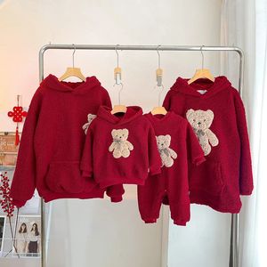 Abiti coordinati per la famiglia Abiti natalizi Genitore Bambino Felpe invernali Felpe Papà Mamma e figlia Figlio Abbigliamento Top caldi per bambini 231027