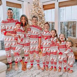 Trajes a juego para la familia Conjuntos de pijamas a juego para la familia de Navidad Pijamas de Navidad de invierno Madre Hija Padre Ropa de dormir Pijamas de mamá y yo Ropa 231121