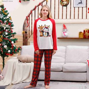 Tenues assorties pour la famille Look de famille de Noël 2023 Nouveau dessin animé Pingouin Cerf Imprimer Maman Papa Enfants Vêtements assortis Ensemble bébé Barboteuse Noël Pyjamas amples doux T230921