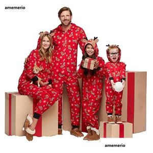 Famille correspondant aux tenues de Noël père fils robeper bébé mère fille coton vêtements à la recherche de pyjamas de combinaison 210922 Drop délivre dha17