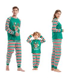 Trajes a juego de la familia Conjunto de pijamas familiares a juego de Navidad Estampado de letras Traje de Navidad Padre Madre Niño Ciervo TopStripe Pantalones Jammies Baby Romper 220913