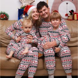 Bijpassende familie-outfits Kerst-eland Bijpassende familiepyjama Set Jaarkleding Volwassenen Kinderen Nachtkleding Babyrompers Zachte losse kerstoutfits 230901