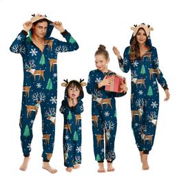 Famille correspondant tenues Noël mère père enfants 2023 pyjamas ensemble bébé bonhomme de neige citrouille cerf imprimé vêtements de nuit look de Noël 231109
