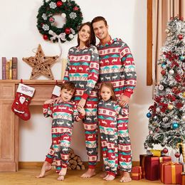 Tenues assorties pour la famille Noël Onesis vêtements de nuit parent-enfant combinaison motif imprimé élan rouge à manches longues à capuche vêtements de nuit vêtements de nuit tenue de Noël 231213